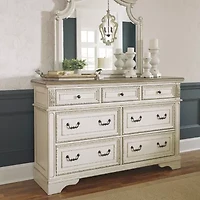Signature Design by Ashley Realyn 7-Drawer Dresser in Chipped White