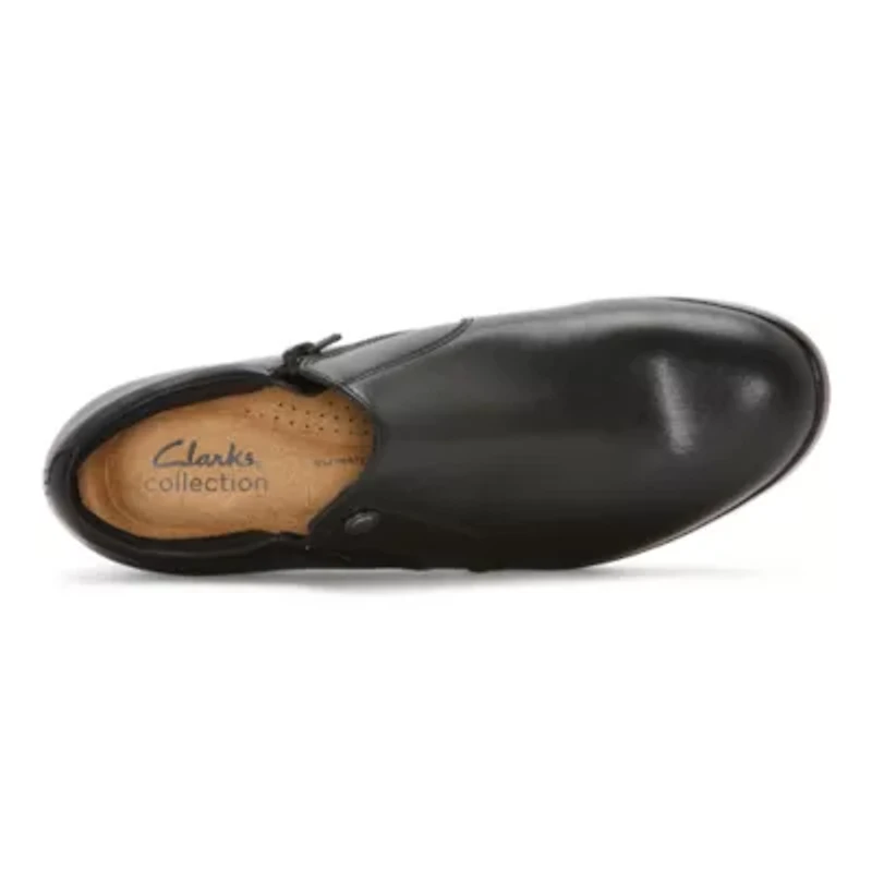 Clarks Emily Reyna Womens Round Closed Toe Slip-On Shoe