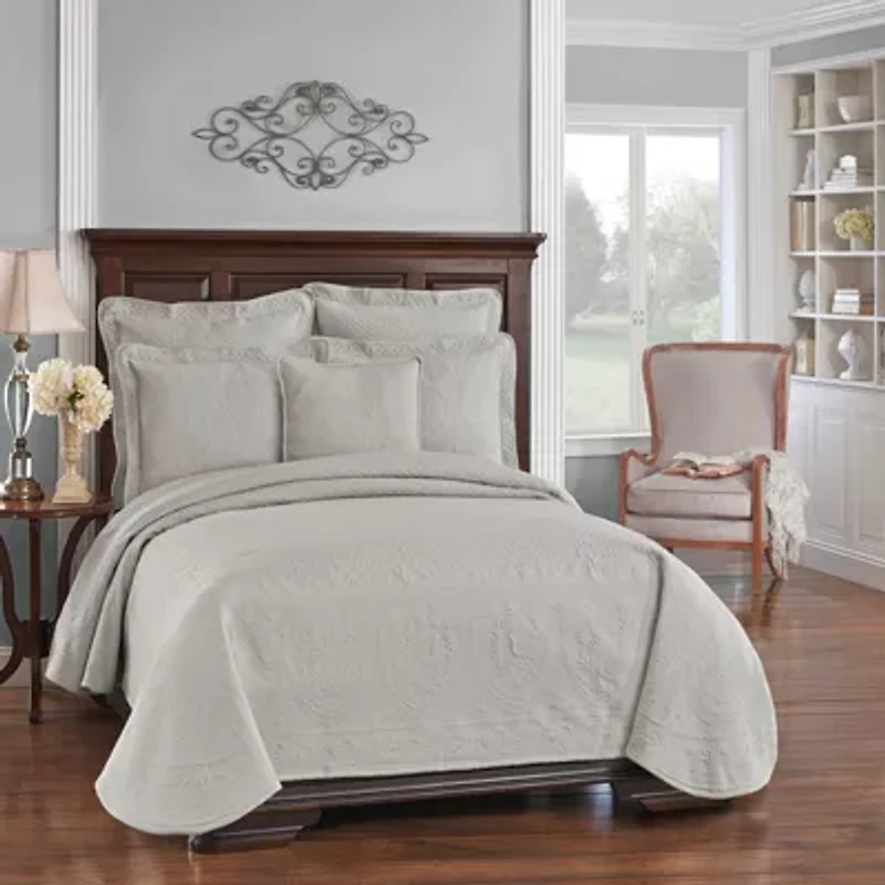 Historic Charleston Collection™ King Charles Matelassé Coverlet