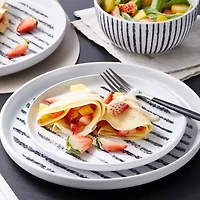 Stone + Lain Nova 16-pc. Stoneware Dinnerware Set