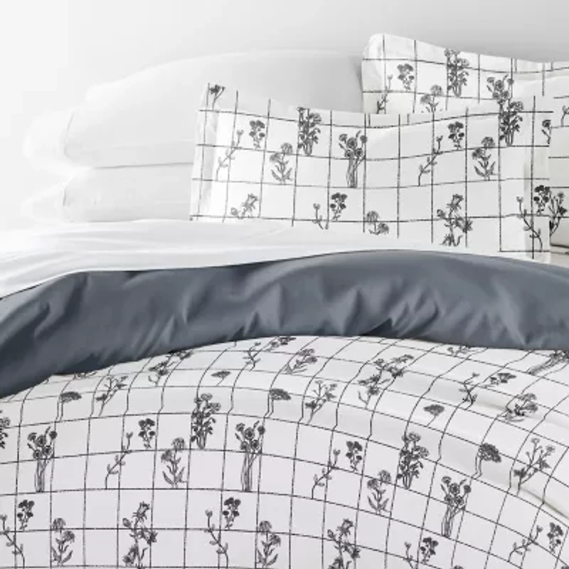 Casual Comfort Flower Field Pattern Oversized Reversible Duvet Cover Set