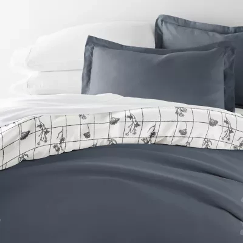 Casual Comfort Flower Field Pattern Oversized Reversible Duvet Cover Set