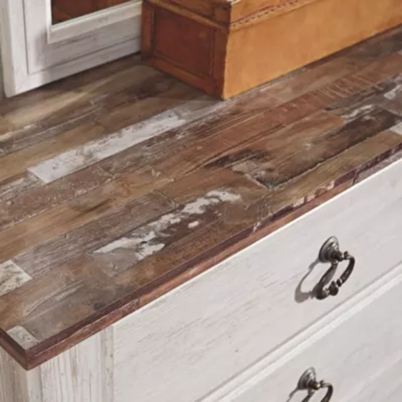 Signature Design by Ashley® Smithfield Five Drawer Chest