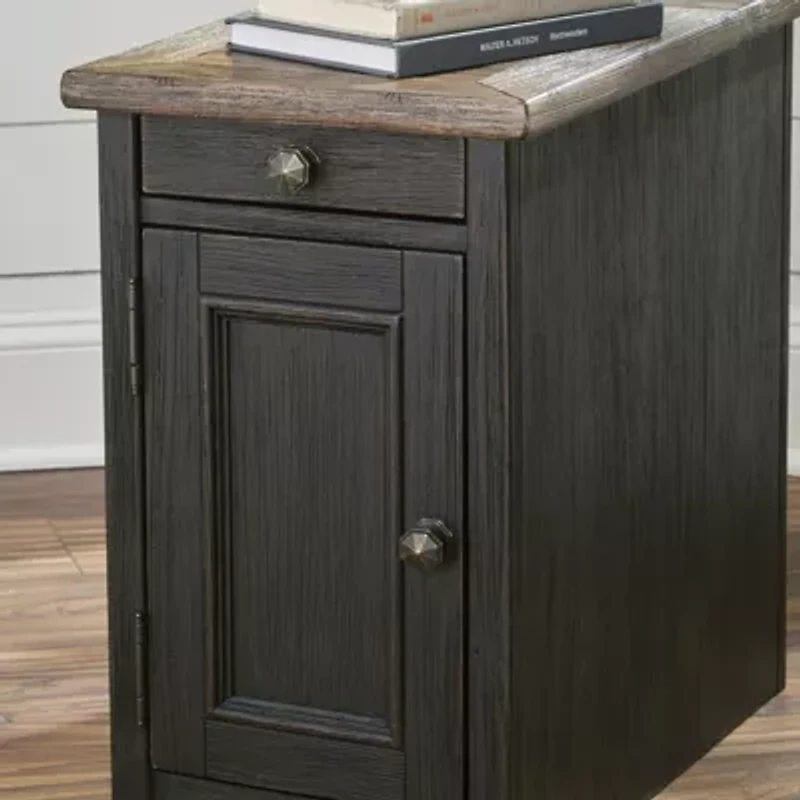 Signature Design by Ashley® Tyler Creek Chair Side End Table