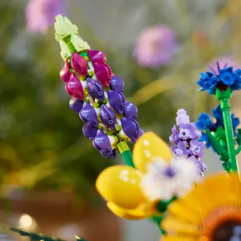 LEGO Icons Wildflower Bouquet 10313 (939 Pieces)