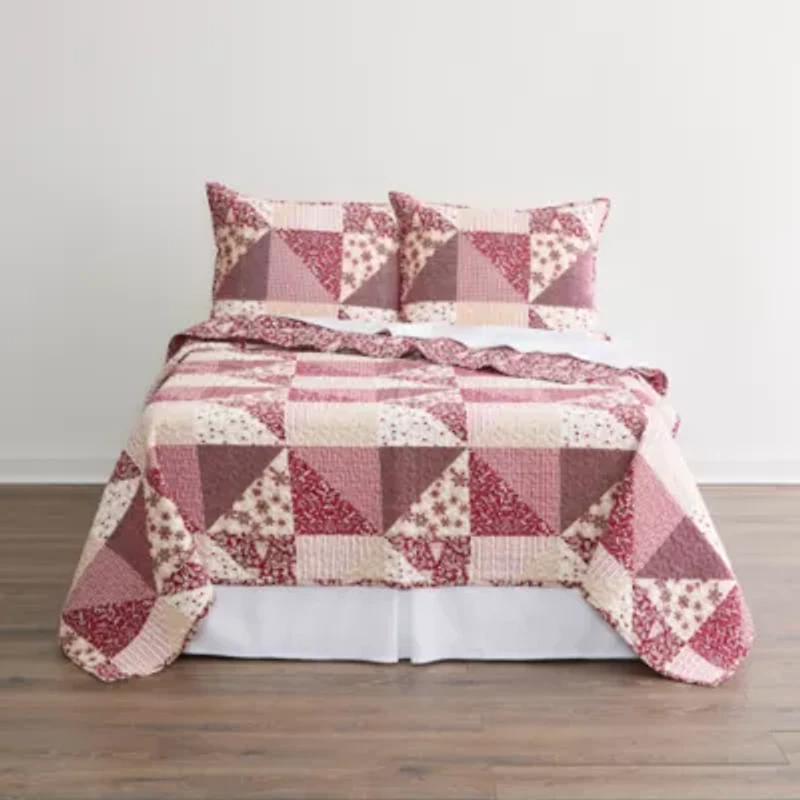 North Pole Trading Co. Holiday Holly Patchwork Quilt Set