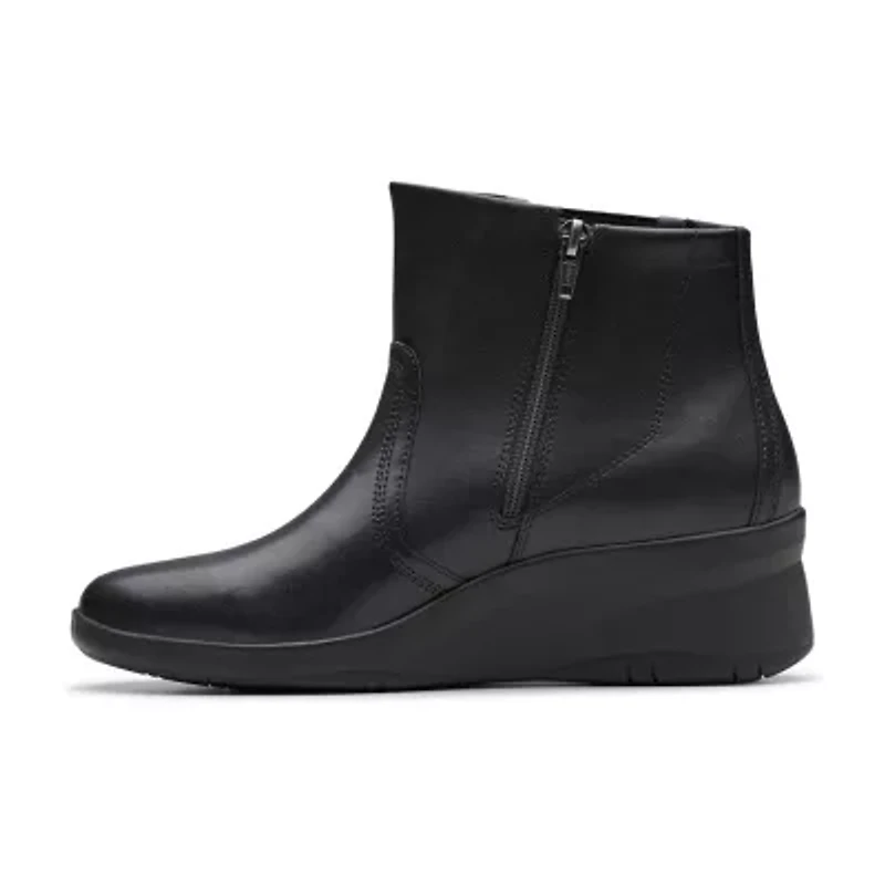 Clarks Womens Sttyn Rae Wedge Heel Booties