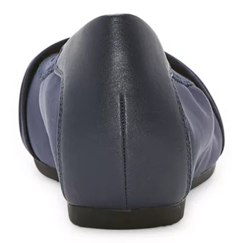 Baretraps Marcie Womens Round Closed Toe Slip-On Shoe