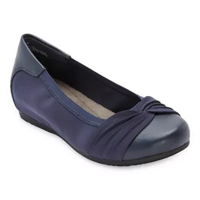 Baretraps Marcie Womens Round Closed Toe Slip-On Shoe