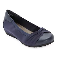 Baretraps Marcie Womens Round Closed Toe Slip-On Shoe