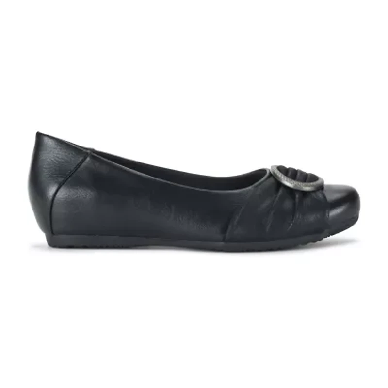 Baretraps Mabely Womens Round Closed Toe Slip-On Shoe