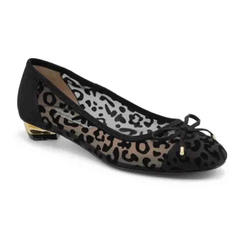 Charles David Maize Womens Cap Closed Toe Flat Heel Pumps