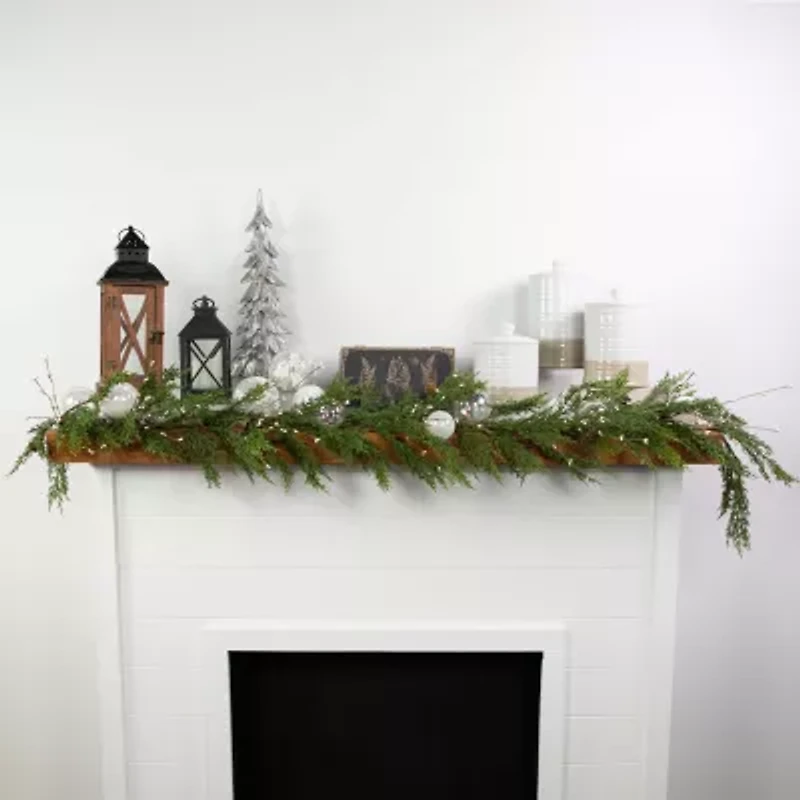 Northlight 6ft Cypress And Berry   Unlit Christmas Indoor Garland