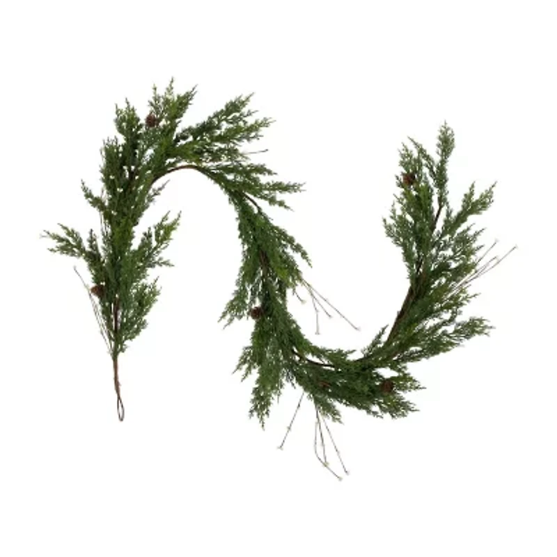 Northlight 6ft Cypress And Berry   Unlit Christmas Indoor Garland