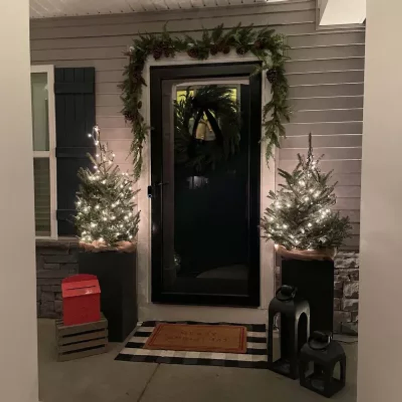 Northlight 5ft Pine And Pinecone   Unlit Christmas Indoor Garland