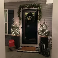 Northlight 5ft Pine And Pinecone   Unlit Christmas Indoor Garland