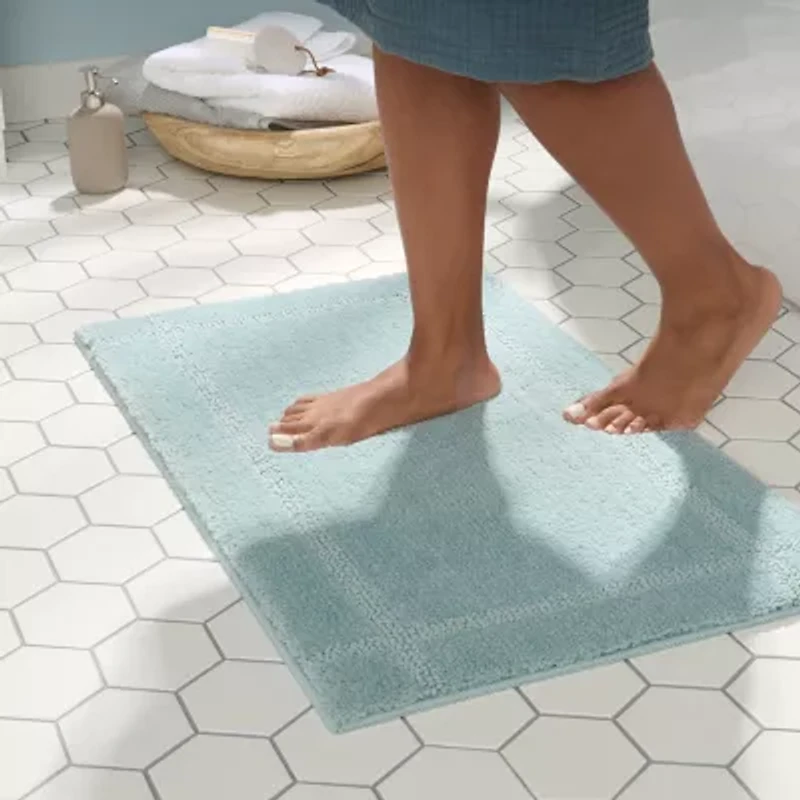 Town And Country Border White Bath Rug