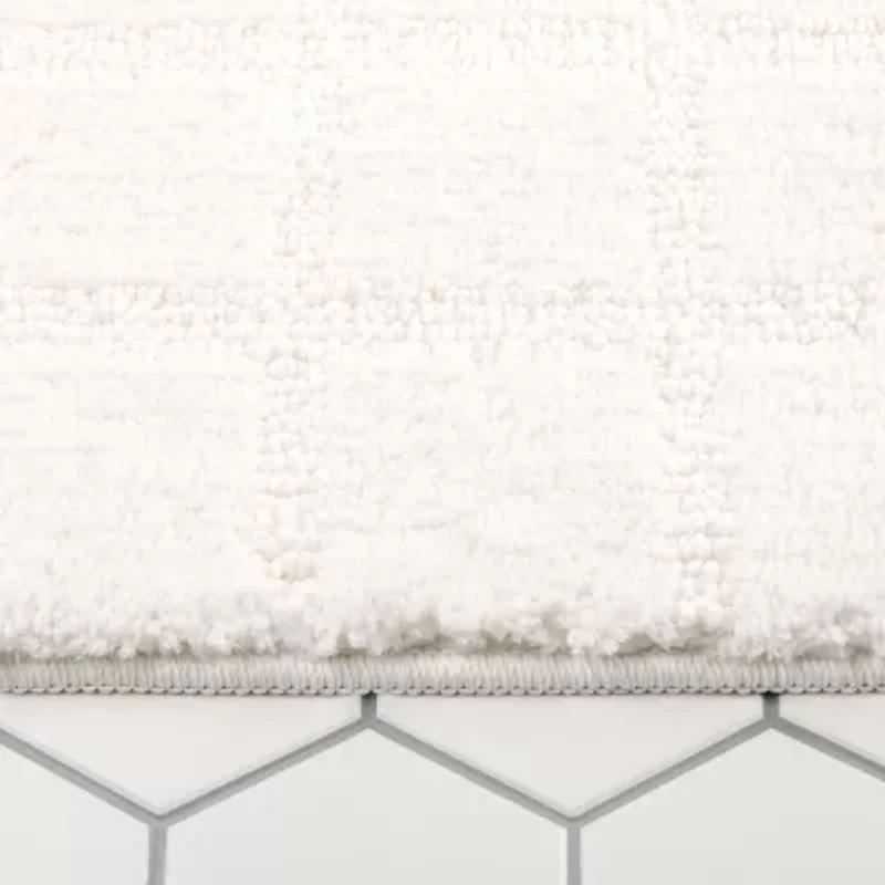 Town And Country Windowpane White Bath Rug