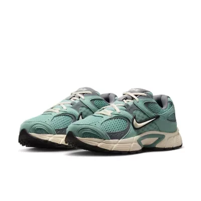 Nike V5 RNR Suede Womens Sneakers
