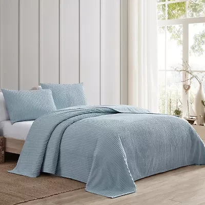 Beatrice Home Fashions Channel Chenille Bedspread