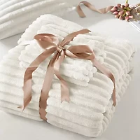 510 Design Avril Fluffy Ribbed Plush Midweight Comforter Set