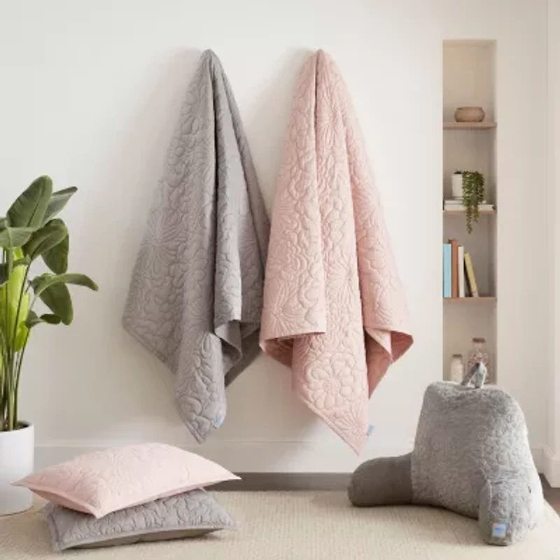 Forever 21 Floral Quilt Set