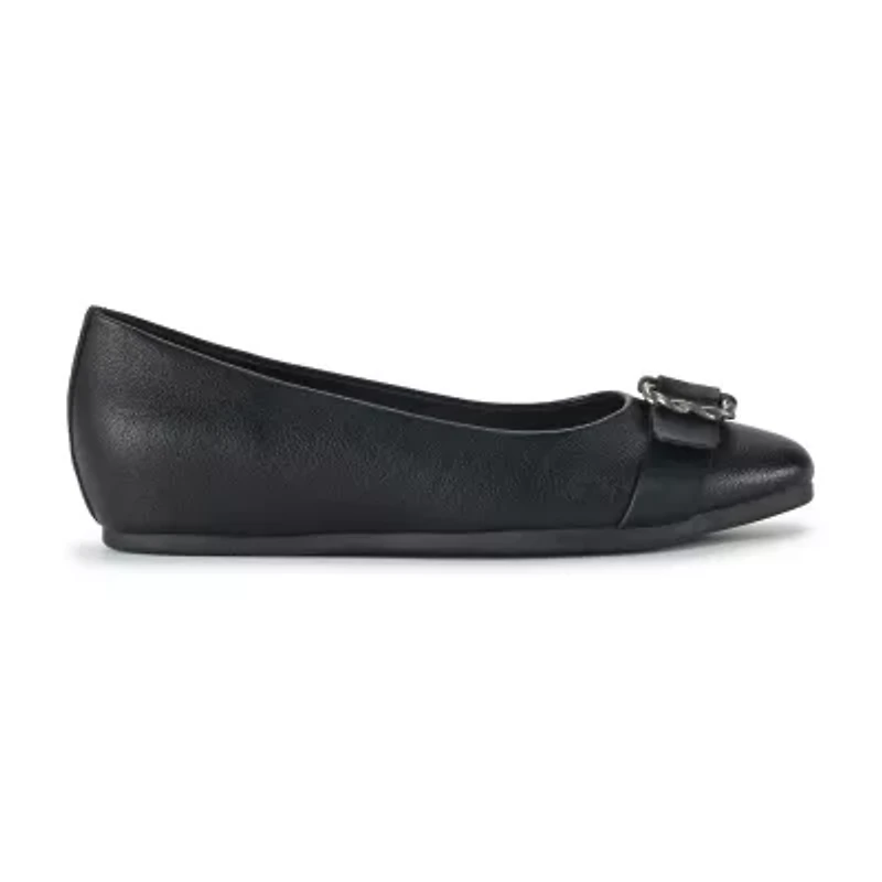 Baretraps Colette Womens Square Closed Toe Slip-On Shoe