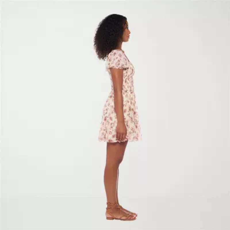 B. Smart Womens Short Sleeve Floral Juniors Fit + Flare Dress