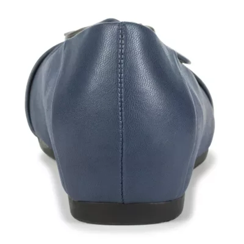 Baretraps Milady Womens Round Closed Toe Slip-On Shoe