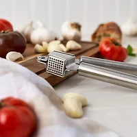 Henckels Garlic Press