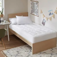 Madison Park Cloud Soft Plush Waterproof Quilted Mattress Pad