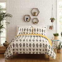 JUNGALOW by Justina Blakeney Prosperity Reversible Quilt Set