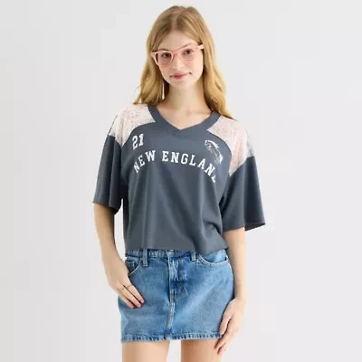 Arizona Womens V Neck Short Sleeve Boxy Fit Juniors Graphic T-Shirt