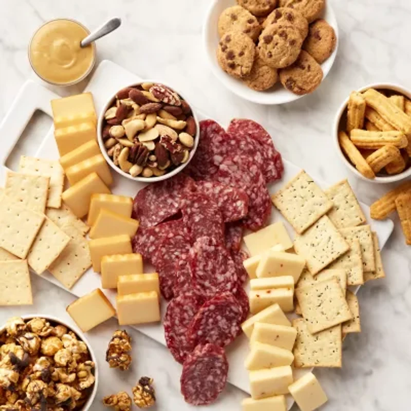 Hickory Farms Savory Snack Gift Box Set