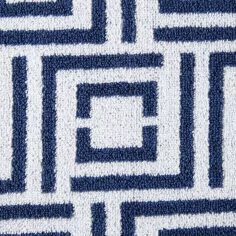 Liz Claiborne Signature Plush Logo Bath Towel