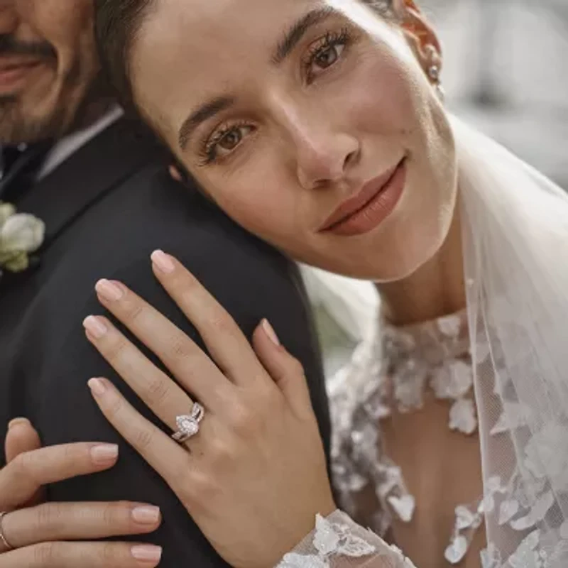 Signature By Modern Bride (G-H / Si1-Si2) Womens 1 1/3 CT. T.W. Lab Grown White Diamond 10K Gold Pear Side Stone Halo Bridal Set