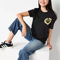 Reina Boyfriend Tee Womens Crew Neck Short Sleeve Regular Fit Juniors Graphic T-Shirt