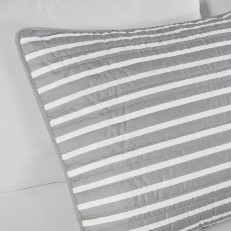 Intelligent Design Matteo Reversible Quilt Set With Throw Pillows