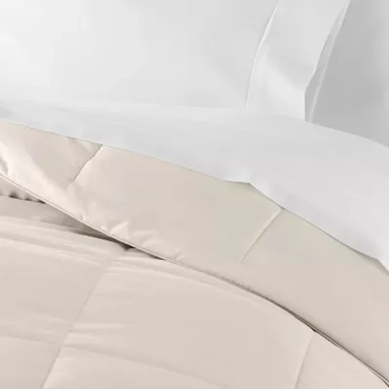 Casual Comfort Premium Ultra Soft Down Alternative Lightweight Wrinkle Resistant Comforter