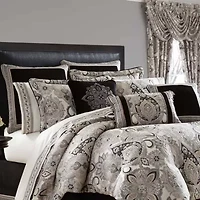 Queen Street Giselle Square Throw Pillow