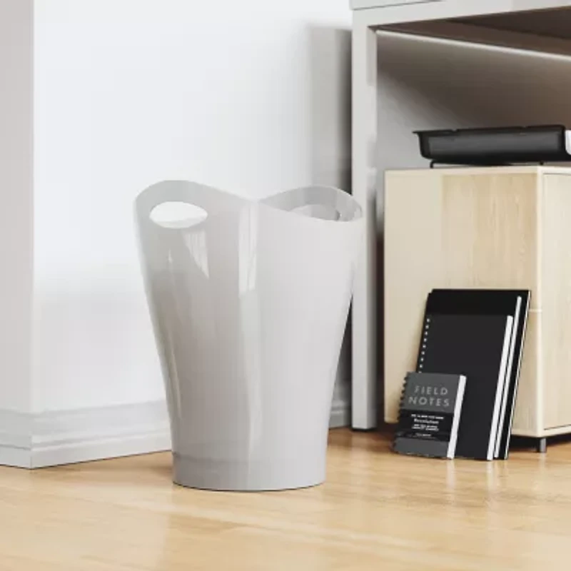 Umbra 2.25 Gallon Trash Can