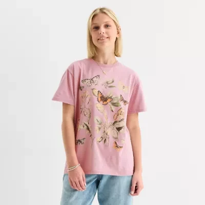New World Butterlfy Floral Boyfriend Tee Womens Crew Neck Short Sleeve Juniors Graphic T-Shirt