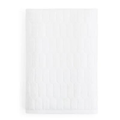 Liz Claiborne Signature Plush Textured Bath Towel