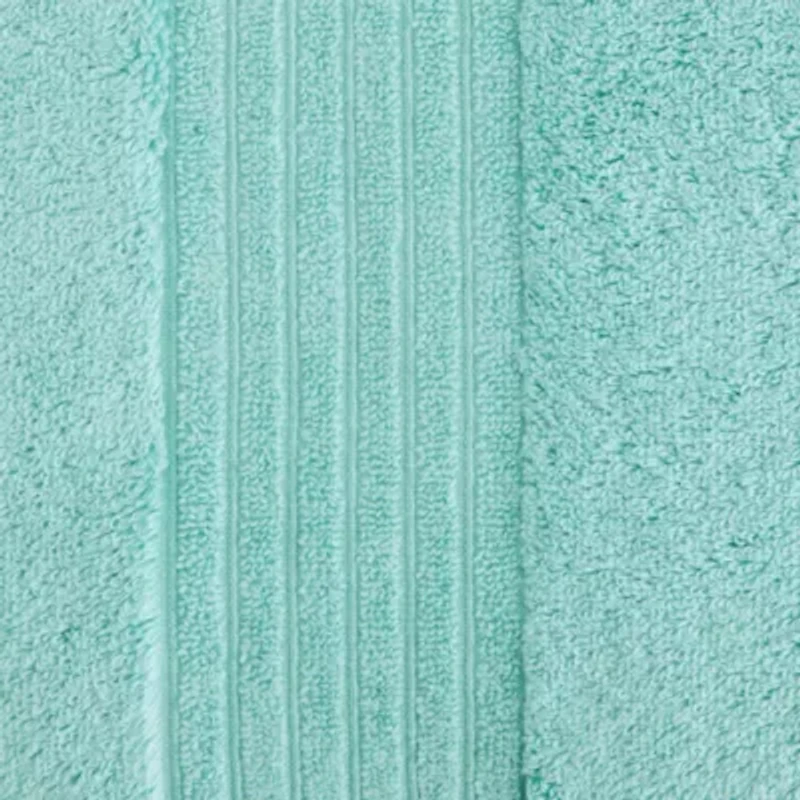 Liz Claiborne Signature Plush Bath Towel