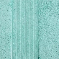 Liz Claiborne Signature Plush Bath Towel