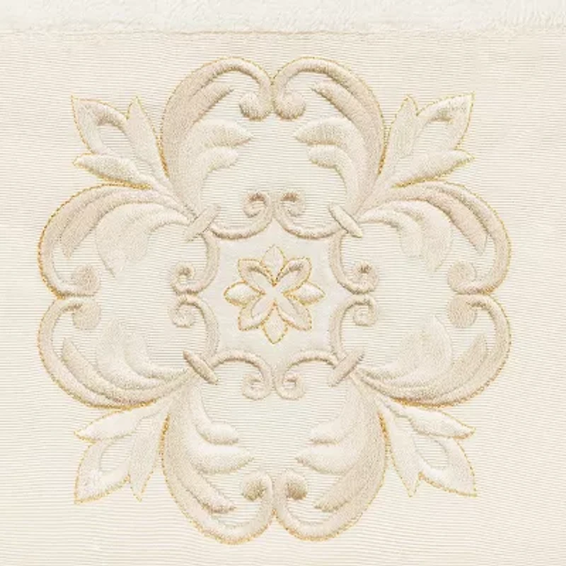 Linum Home Textiles Alyssa Embellished 2-pc. Medallion Bath Towel