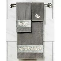 Linum Home Textiles Mackenzie 2-pc. Embellished Paisley Bath Towel