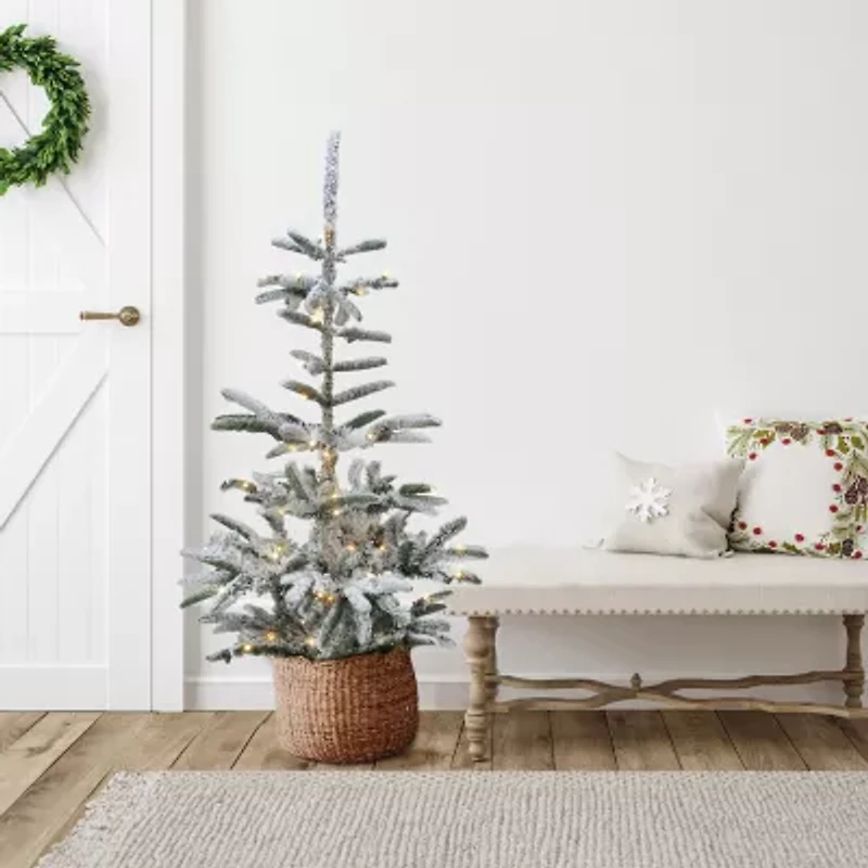 Northlight Noble Artificial Warm Clear Led Lights 4 1/2 Foot Pre-Lit Fir Christmas Tree