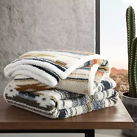 Wrangler Coyote Sands Reversible Lightweight Throw