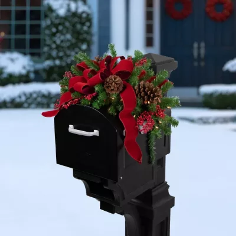 Northlight Pre-Lit Dorchester Pine Artificial - 28in - Clear Lights Swag